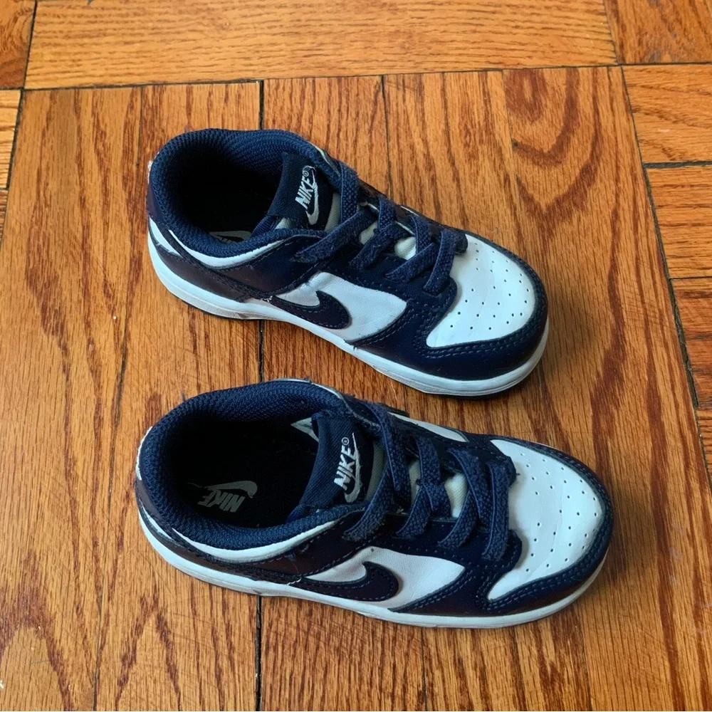 Nike Baby Toddler Dunk Low White Navy Blue Pre-owned Athletic Sneakers Size 8C - Picture 4 of 9